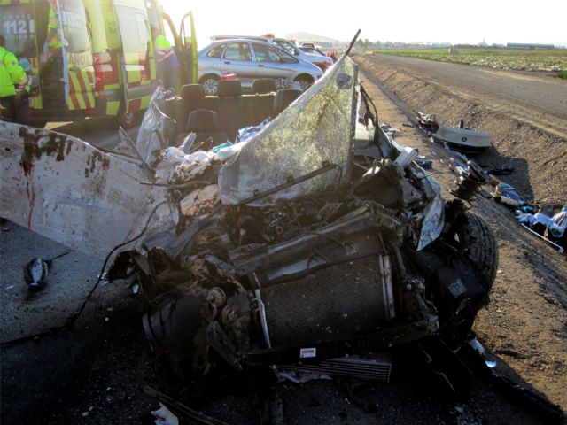 Cruz Roja Española de Águilas asiste un grave accidente de tráfico durante la mañana del domingo - 1, Foto 1