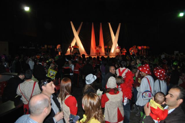 Multitud de personas participan en el Desfile Infantil - 1, Foto 1