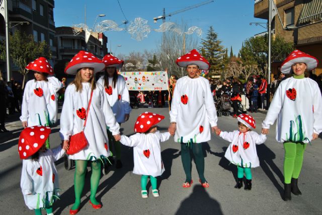 Multitud de personas participan en el Desfile Infantil - 2, Foto 2