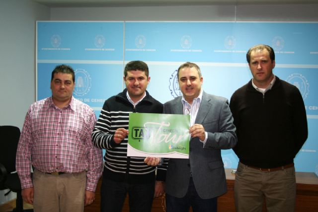 Se presenta el nuevo servicio turístico 'Taxitour' - 1, Foto 1