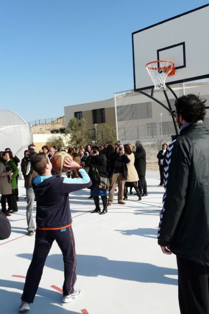 El Centro Integral Reina Sofía de ASTRADE en Molina de Segura estrena las nuevas pistas polideportivas y la Sala Multisensorial - 3, Foto 3