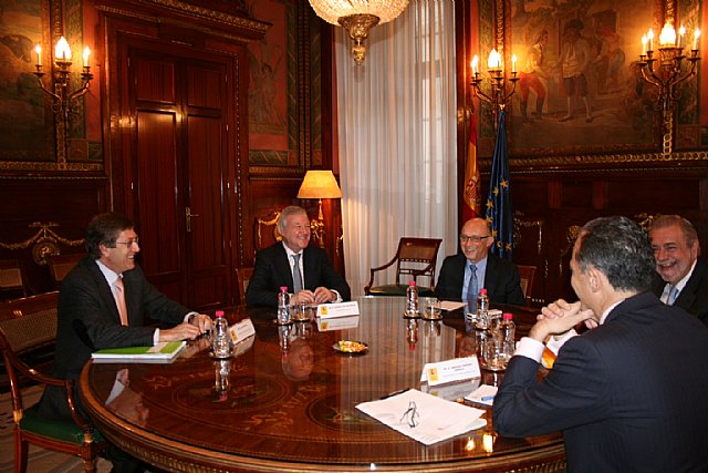 Valcárcel afirma que el pago a proveedores es prioritario para generar liquidez y mover la máquina de la economía española - 2, Foto 2