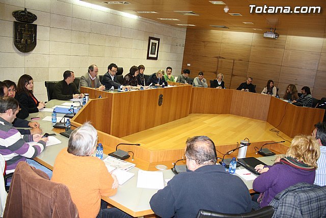 Se presenta una moción conjunta para impulsar políticas activas de igualdad entre hombres y mujeres - 1, Foto 1