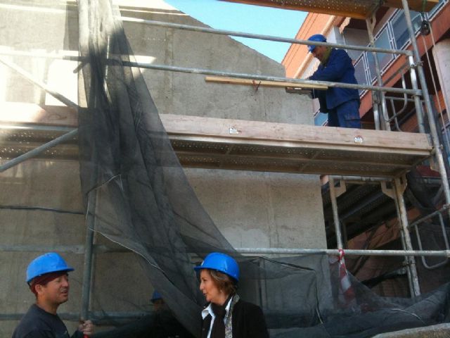 El Ayuntamiento de Lorca rehabilita de los daños de los seísmos la sede de la asociación de mujeres del Barrio de San Cristóbal y la Peña ´La Jarapa´ - 1, Foto 1