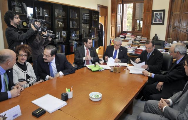 La Universidad de Murcia y la Politécnica de Cartagena firman acuerdos para financiar actividades del Campus Mare Nostrum - 1, Foto 1