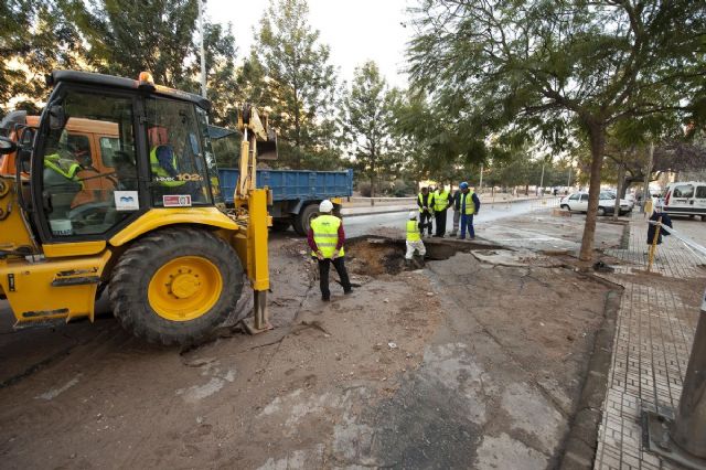 Capitanes Ripoll estará cortada al tráfico 12 horas por la rotura de una tubería de agua de la Mancomunidad - 1, Foto 1