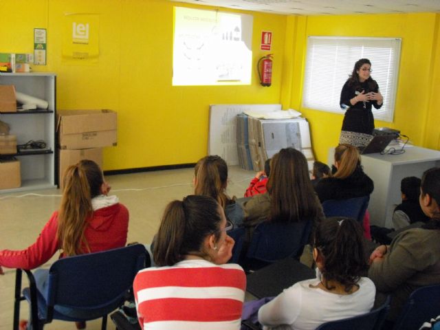 Los alumnos del IES de La Florida visitan el Ecoparque Municipal torreño - 3, Foto 3
