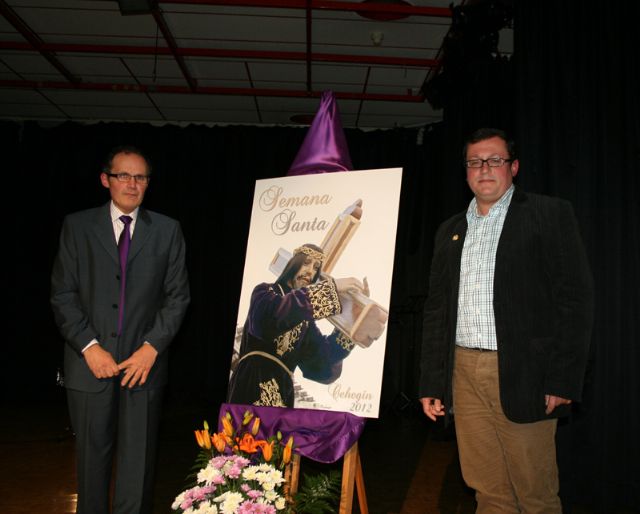 Nuestro Padre Jesús Nazareno protagoniza el cartel de Semana Santa 2012 - 1, Foto 1