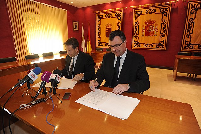 La Comunidad acuerda con Bullas nuevas medidas para la reducción del consumo energético y el impulso de las energías limpias - 3, Foto 3