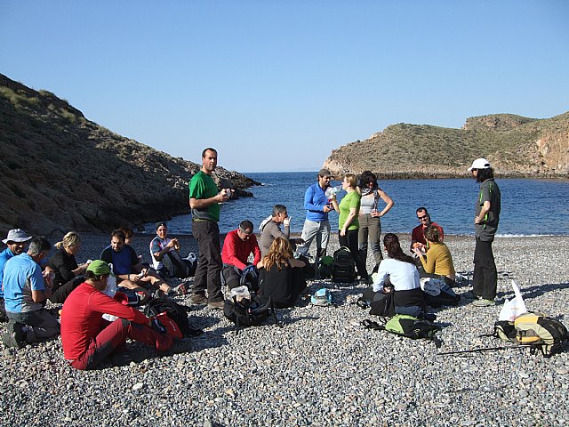 El club senderista de Totana realiz una ruta desde la Azoha hasta Cala Cerrada - 7