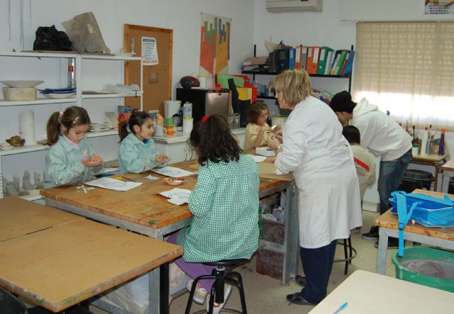Los niños torreños celebran el Día de la Paz y la No Violencia haciendo manualidades - 2, Foto 2