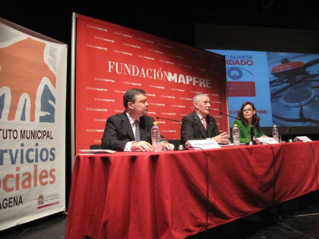 Los mayores aprenden a prevenir los riesgos domésticos - 2, Foto 2