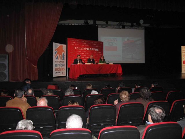 Los mayores aprenden a prevenir los riesgos domésticos - 3, Foto 3