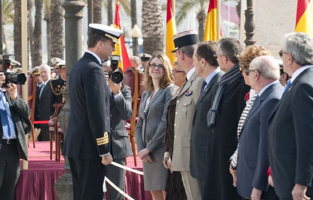 El príncipe se salta el protocolo para saludar a los cartageneros - 5, Foto 5