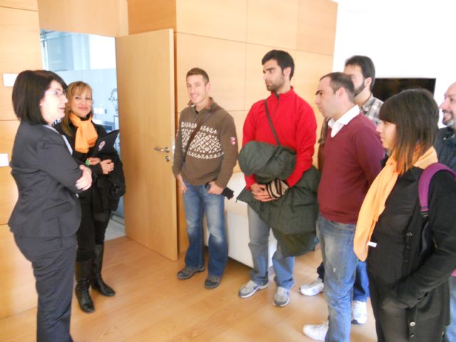 Alumnos de la Escuela Universitaria de Turismo de Cartagena visitan Totana, Foto 1