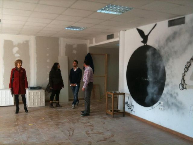 17 lorquinos contratados por el Ayuntamiento de Lorca rehabilitan el Espacio Joven del Huerto de la Rueda como sede del Consejo de la Juventud - 2, Foto 2