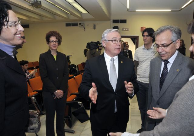 La Universidad de Murcia impulsa una campaña de recogida de alimentos - 2, Foto 2