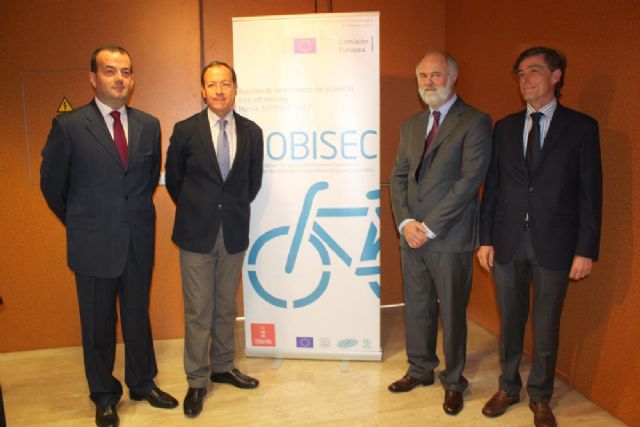 Expertos europeos estudian en Murcia la forma de incrementar la seguridad de peatones y ciclistas en la vía pública - 2, Foto 2