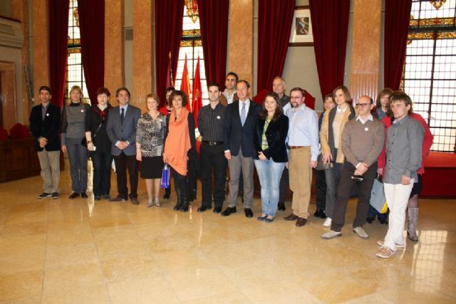 El Alcalde da la bienvenida a Murcia a profesores de colegios europeos reunidos a través de la música - 1, Foto 1