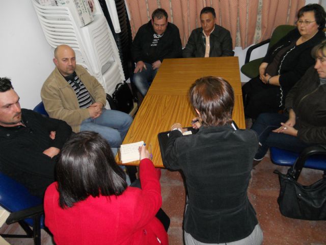 La alcaldesa y la concejal de Participación Ciudadana se reúnen con la nueva junta directiva de la Asociación de Vecinos del Barrio de San José, Foto 1