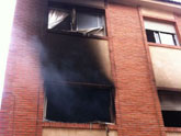 Sofocan un incendio provocado en una vivienda de la Calle Aragn originado por un cortocircuito en el frigorfico