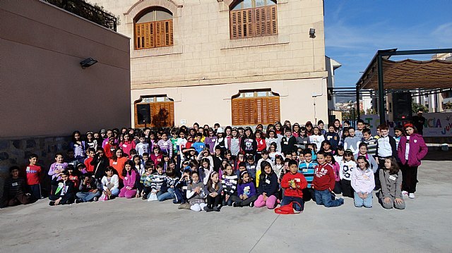 Alrededor de 150 jóvenes participaron en la I Convivencia de Jóvenes Nazarenos de Totana, Foto 1