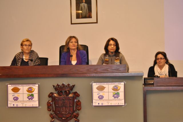 Moción del pleno, distinciones y una conferencia sobre mujeres escritoras para celebrar el 8 de marzo - 1, Foto 1