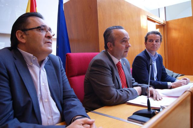 El Ayuntamiento abre mañana una línea de ayudas de la que se podrán beneficiar los comerciantes individuales sin seguro que se vieron afectados por los terremotos - 1, Foto 1