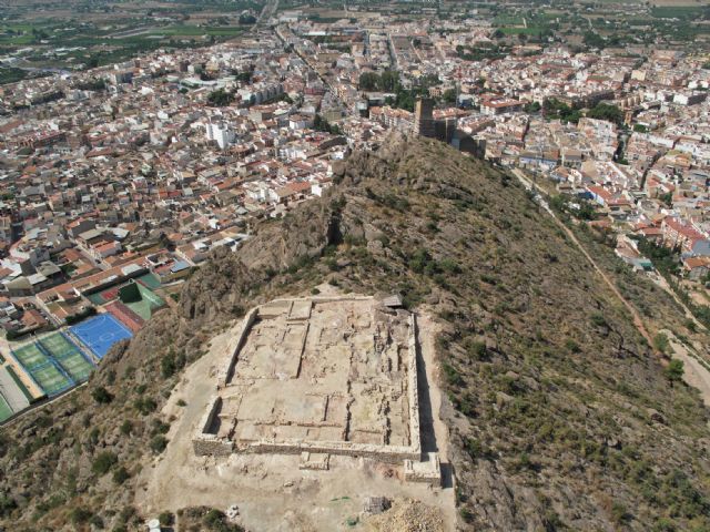 Ms de doscientas personas visitan el Cerro del Castillo, Foto 1