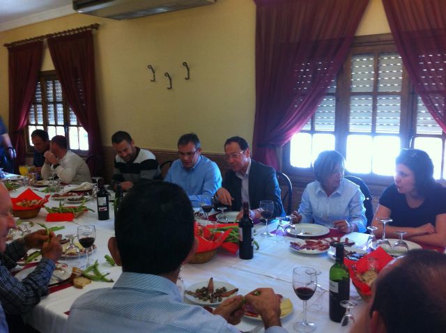 El Alcalde impulsa la solución a los problemas de expansión de las industrias en El Raal - 1, Foto 1