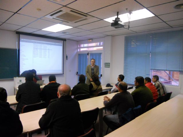 Empleo pone en marcha dos nuevos cursos de ingls y de prevencin de riesgos laborales, Foto 1