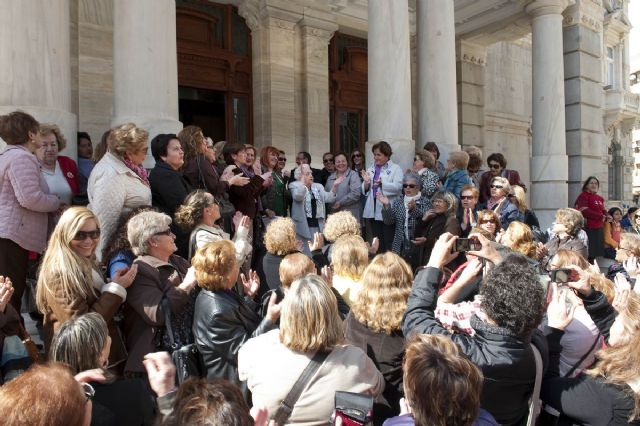 Soledad Pignatelli adorna con sus versos el Día de la Mujer - 1, Foto 1
