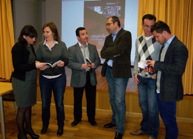 Manuel Morales presenta en Águilas su libro 'Lorca, el día T' - 1, Foto 1