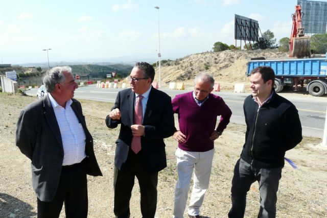 Iniciadas las obras de construcción de una nueva rotonda de acceso a las urbanizaciones molinenses de La Alcayna y Altorreal desde el municipio de Murcia - 1, Foto 1