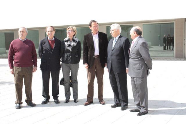 El Alcalde Cámara visita las instalaciones del futuro Centro Municipal de San Antón - 2, Foto 2