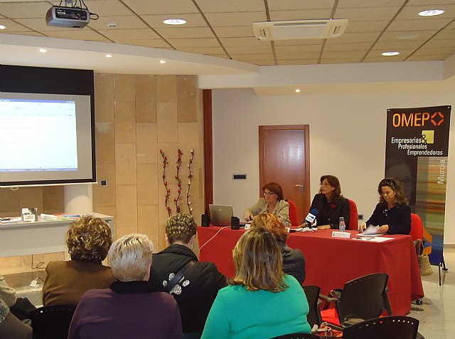 Más de 30 mujeres participan en las I Jornadas de Mujeres Emprendedoras de San Pedro del Pinatar - 1, Foto 1