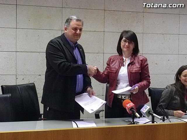 La alcaldesa y el presidente de Amusal firman un convenio de colaboración - 3, Foto 3