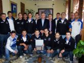 Los campeones del Hockey Lnea son recibidos en el Consistorio aguileño