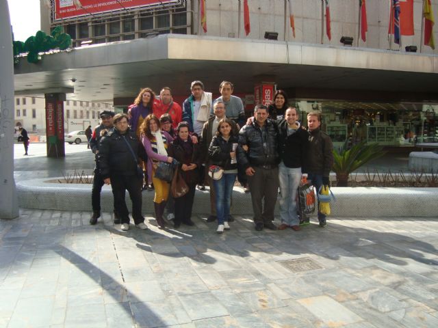 Los usuarios del Servicio de Apoyo Psicosocial realizan varias salidas programadas con el fin de mejorar su autonomía y su integración, Foto 1