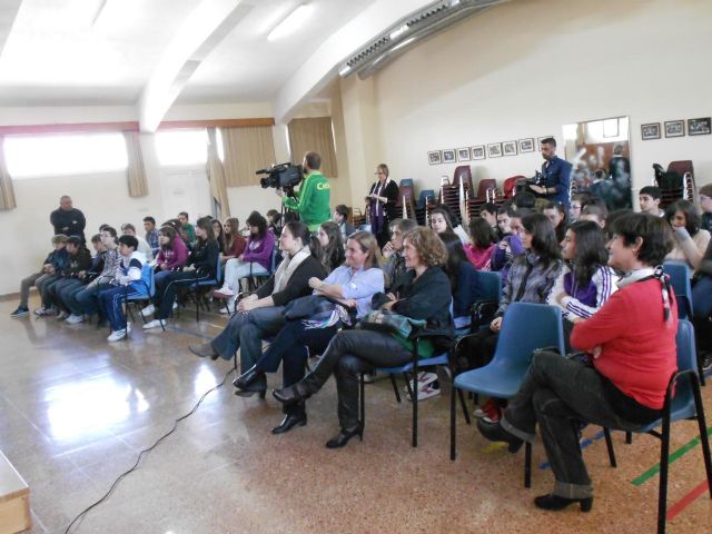 Más de 1.300 estudiantes del muncipio participan en la campa&ntilde;a de divulgación del trovo - 2, Foto 2