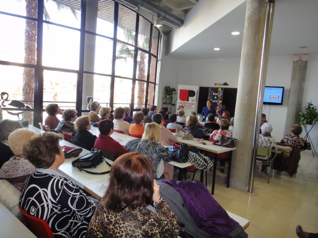 Las mujeres abren un nuevo ciclo de A renglón seguido - 3, Foto 3