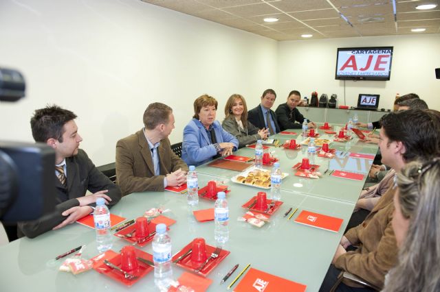 La alcaldesa charla con los empresarios sobre las medidas que reactivarán la economía en Cartagena - 4, Foto 4