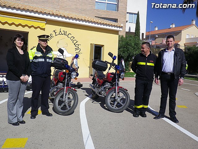 Protección Civil cede dos motocicletas a Policía Local para ampliar el parque móvil de los efectivos que patrullan por el casco urbano, Foto 1