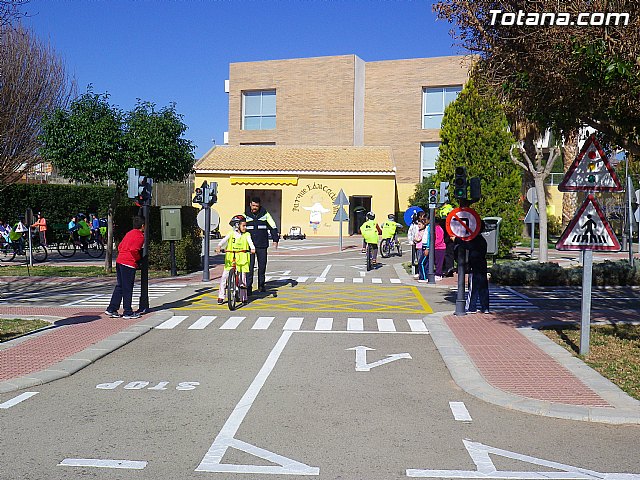 La concejala de Seguridad Ciudadana y Emergencias retoma el programa de Educacin Vial - 2