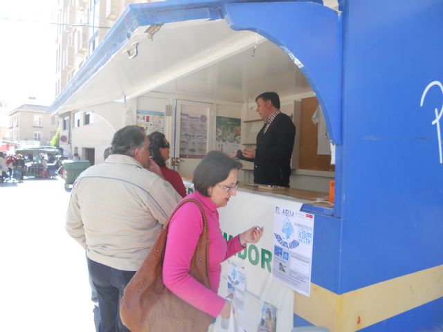 Los consumidores de Totana reciben pautas sobre cómo ahorrar agua en los hogares, Foto 4