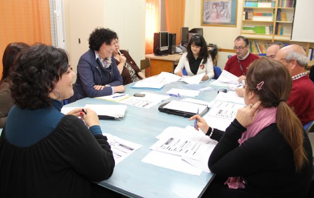 Se constituye la Comisión de Escolarización para el próximo curso 2012/2013 en Puerto Lumbreras - 1, Foto 1