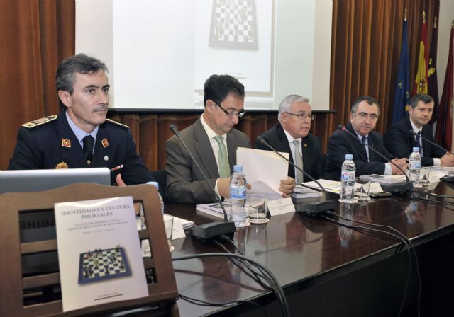 El jefe de la Policía Local de Yecla publica un estudio antropológico de los cuerpos policiales - 3, Foto 3
