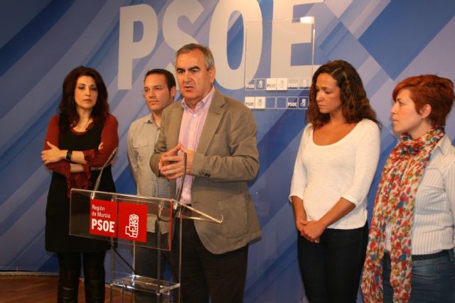 González Tovar presenta en Princesa el 10% de los avales necesarios y se convierte oficialmente en el primer precandidato a la Secretaría General del PSRM - 1, Foto 1