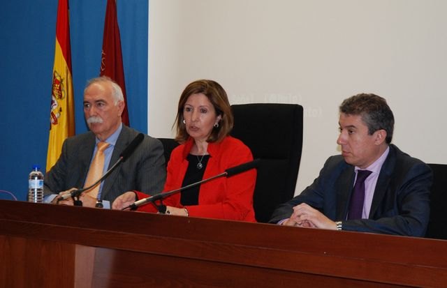 Los profesionales del Servicio Murciano de Salud se forman para gestionar situaciones de hostilidad en los centros de trabajo - 1, Foto 1