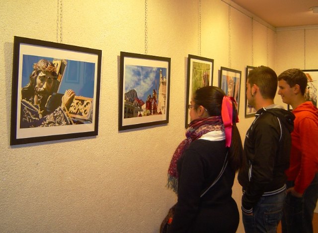 El aula de Cajamurcia acoge una exposición fotográfica dedicada a la Semana Santa de Cieza - 1, Foto 1
